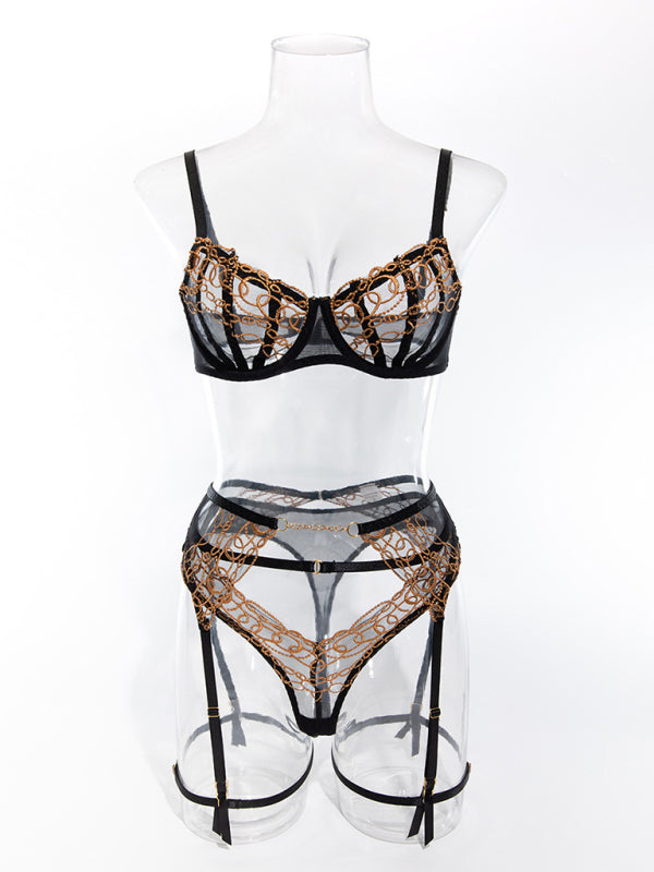 Opulent Temptation – Gold-Threaded Lace Fantasy