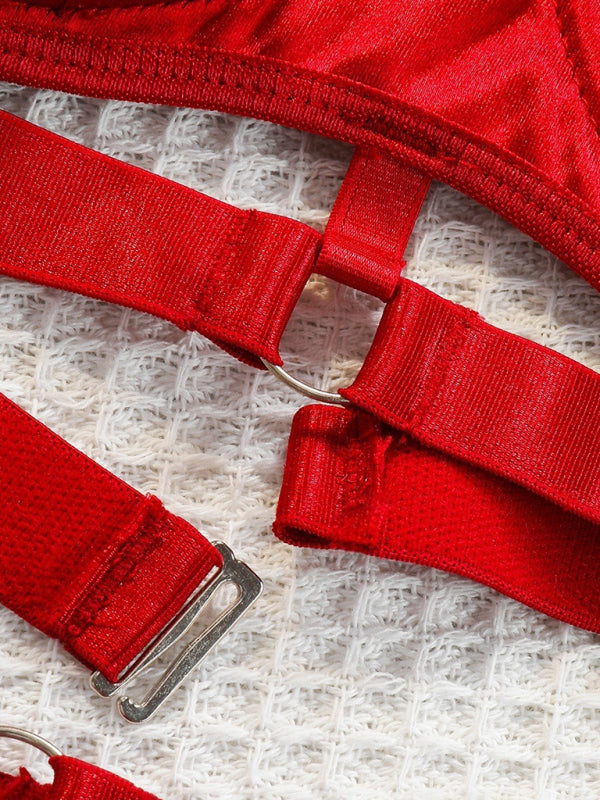 Sinful Scarlet – Four-Piece Passion Play Set